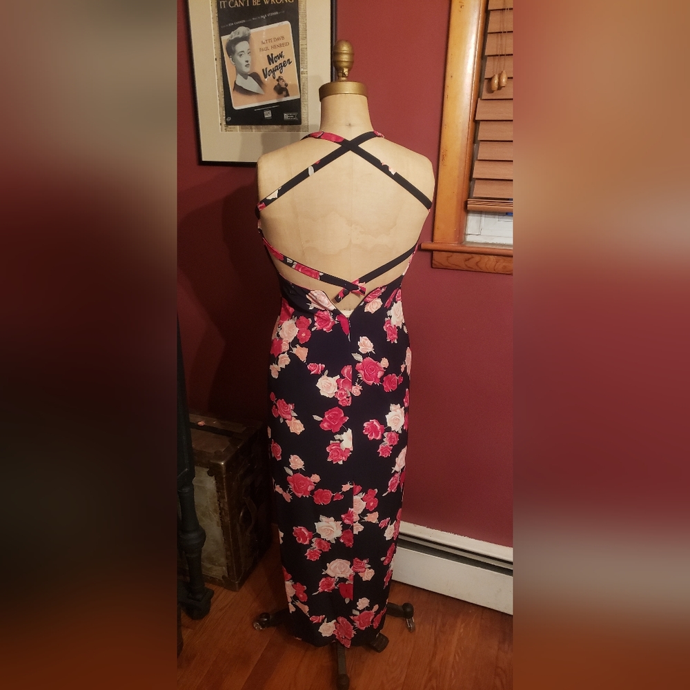 Dress - Picture 2 of 4